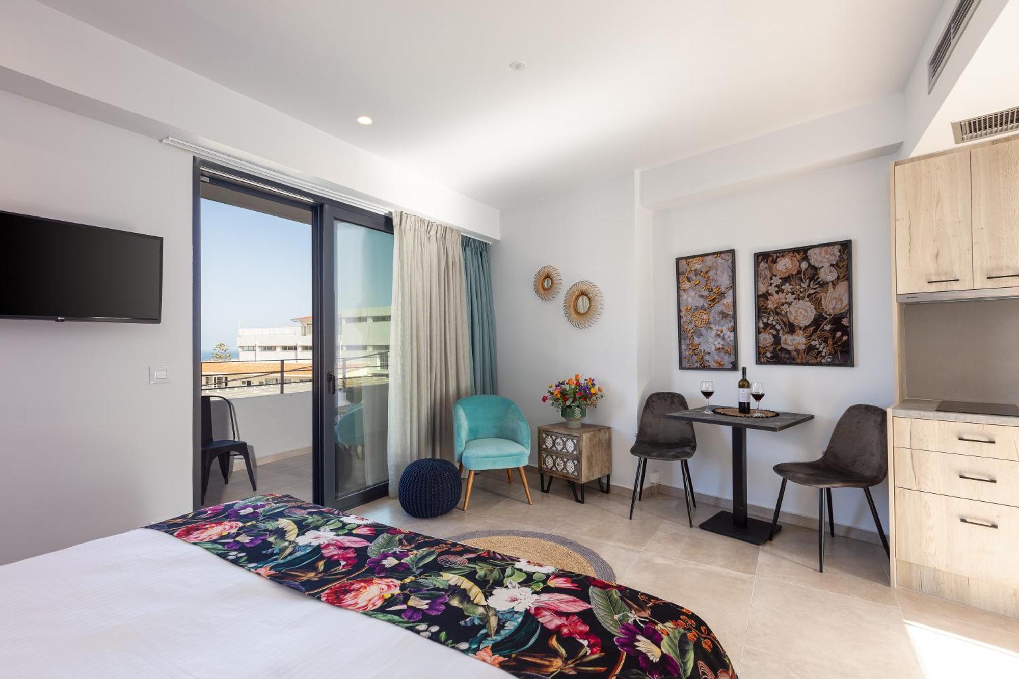 Lines Concept Accommodation 罗希姆诺 外观 照片